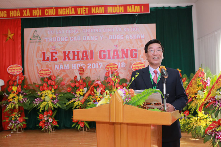 Cùng bị khởi tố, bắt giam còn có ông Ngô Mạnh Trí, Hiệu trưởng Trường Cao đẳng Y - Dược ASEAN.