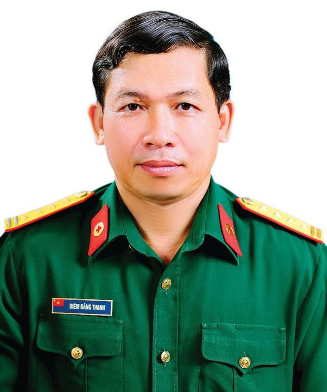 Ông Diêm Đăng Thanh SN 1968, quê ở xã Vân Hà, huyện Việt Yên, tỉnh Bắc Giang. Ông Thanh tốt nghiệp Học viện Quân y năm 1991, sau đó về nhận công tác tại Bệnh viện Quân y 110.