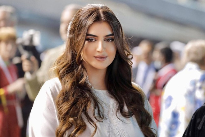 Sheikha thường xuyên tham dự các sự kiện ở Dubai như lễ khai trương một cửa hàng trang sức ở Trung tâm thương mại Dubai, Lễ trao giải Lễ hội Ả Rập Quốc tế, một giải thưởng thường niên nhằm tôn vinh các nhân vật Ả Rập và Quốc tế.