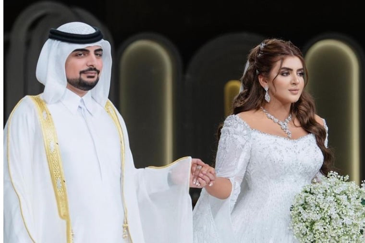 Cuối tuần vừa qua, Al Maktoum, gia tộc cầm quyền Dubai thuộc Các Tiểu vương quốc Ả Rập Thống nhất (UAE), đã tổ chức đám cưới cho Công chúa Sheikha Mahra Bint Mohammed Bin Rashid Al Maktoum và hôn phu là doanh nhân Sheikh Mana Bin Mohammed Bin Rashid Bin Mana Al Maktoum.