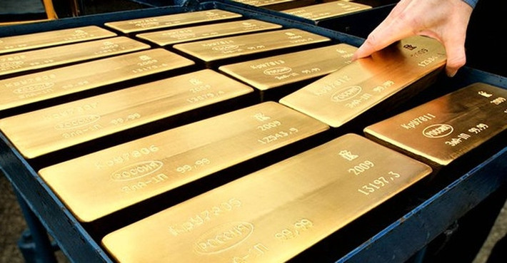 Trong trường hợp giá vàng bằng đồng đô la giảm, giá trị của đơn vị BRICS cũng sẽ giảm so với đồng đô la. Với bối cảnh đó, rõ ràng là Nga và Trung Quốc sẽ quan tâm đến việc giá vàng tăng.