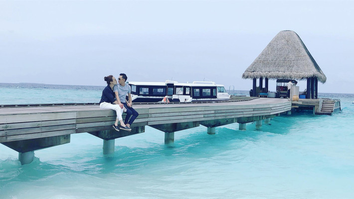 Ở phần bình luận, nhiều người không khỏi thích thú với món quà vô cùng giản dị và đầy tâm huyết này của Cường Đô La dành cho Đàm Thu Trang. Thậm chí, một số khán giả còn bày tỏ sự ngưỡng mộ khi chứng kiến tình cảm bền chặt, hạnh phúc, không ồn ào của cặp đôi.