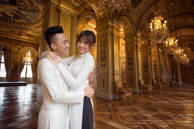 Điểm giống nhau thứ tư là ngay trước đám cưới, những bộ ảnh được báo chí đưa lên rầm rộ để thoả mãn sự hiếu kỳ người xem.