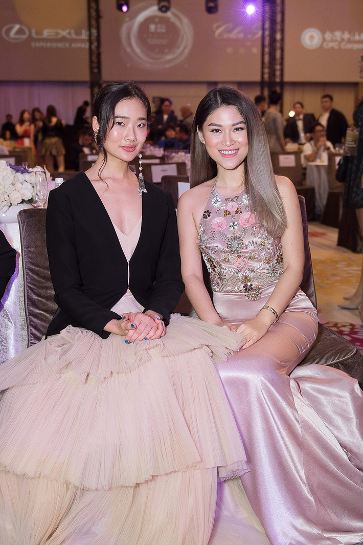 Trong phim, Ngọc Thanh Tâm đảm nhận vai nữ chính, cô gái tật nguyền vừa ngây thơ, dịu dàng nhưng cũng đầy dữ dội, quyết liệt khi đối mặt với những biến cố của cuộc đời. Vai diễn không chỉ lột tả những xung đột nội tâm của nhân vật mà còn có những cảnh nóng.