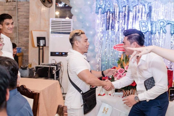 Phạm Văn Mách.