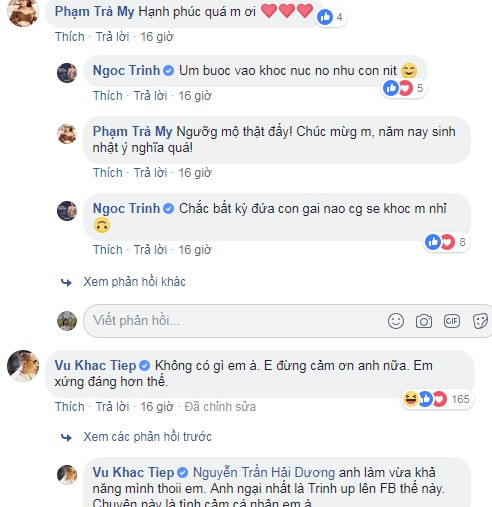 Ngọc Trinh hạnh phúc khi khoe quà của bạn trai trên trang cá nhân. Ở phần bình luận, ông bầu Vũ Khắc Tiệp chia sẻ: "Em xứng đáng hơn thế".