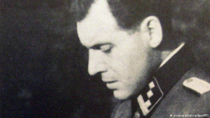 Mặc dù là bác sĩ nhưng Josef Mengele không cứu chữa cho bệnh nhân mà thay vào đó tìm cách biến họ thành "chuột bạch" trong các thí nghiệm phi nhân tính.