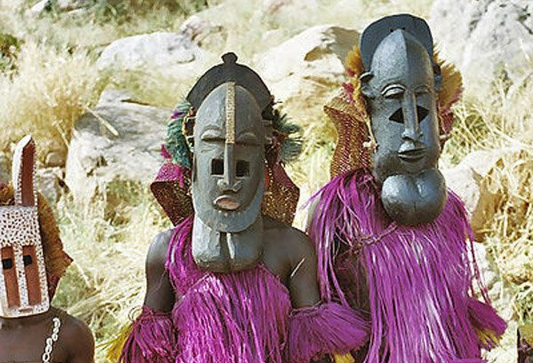 Khi tìm hiểu về bộ tộc Dogon, các chuyên gia nhận thấy họ có nền văn hóa phong phú, bao gồm nhiều câu chuyện thần thoại và truyền thuyết ly kỳ, hấp dẫn.