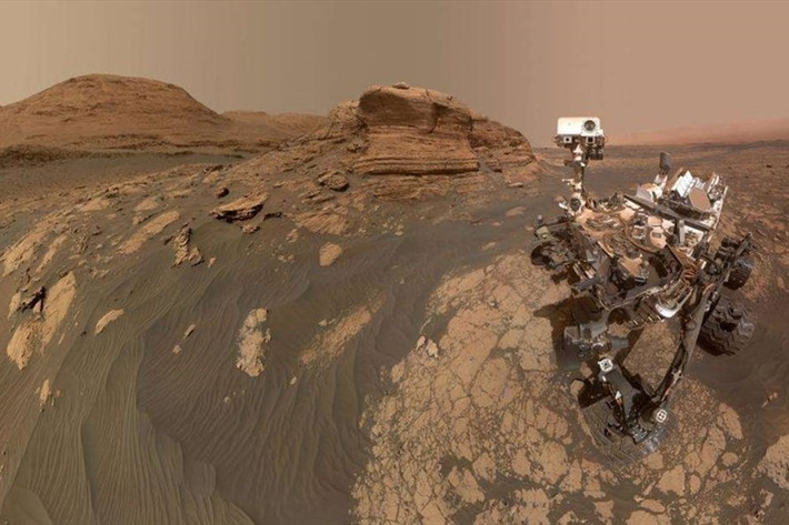 Trong những năm qua, tàu thăm dò của Cơ quan Hàng không Vũ trụ Hoa Kỳ (NASA) đã thực hiện các nhiệm vụ thăm dò, thám hiểm và chụp ảnh sao Hỏa. Theo đó, NASA đã công bố một số ảnh chụp trên bề mặt hành tinh đỏ.