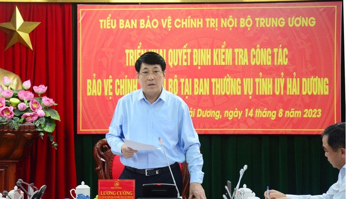 Tháng 12/2014, ông Lương Cường được thăng quân hàm Thượng tướng. Ông cũng giữ chức Phó Chủ nhiệm Tổng cục Chính trị Quân đội Nhân dân Việt Nam trong hơn 4 năm, từ tháng 6/2011 đến tháng 12/2015; Ủy viên Trung ương Đảng khóa XI, Ủy viên Quân ủy Trung ương, Bí thư Đảng ủy cơ quan Tổng cục Chính trị.
