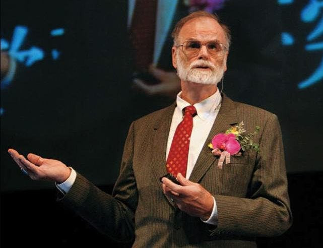 4. Jim Gray: Ông là một nhà khoa học máy tính có ảnh hưởng lớn. Ngày 28/1/2007 là ngày mà người ta nhìn thấy Jim Gray lần cuối. Ngày hôm đó, ông ta đã lên chiếc du thuyền có tên Tenacious của mình và sau đó biến mất bí ẩn trên biển.