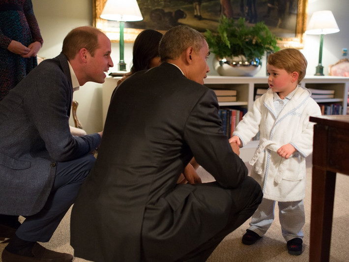 Tổng thống Mỹ Barack Obama thăm Hoàng tử George vào tháng 4/2016.