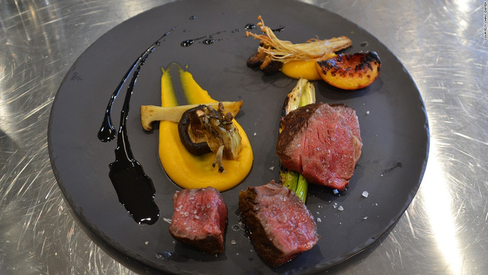 Khoảng 70% sản lượng thịt bò Wagyu hàng năm của trang trại Mayura được xuất khẩu, phần lớn là sang Trung Quốc và Dubai. Hong Kong cũng là một thị trường tiêu thụ nổi bật của thị bò Wagyu.