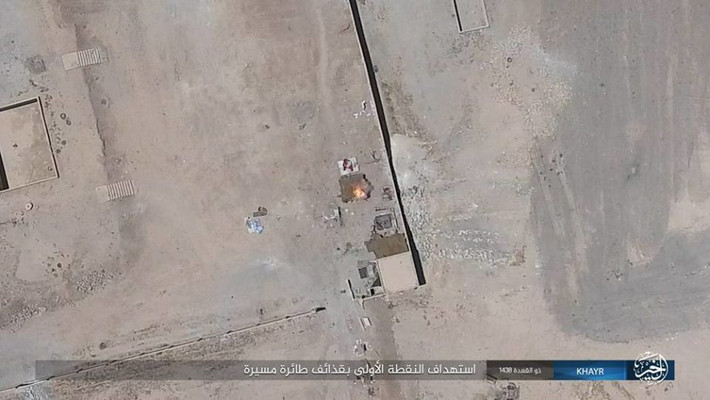 Tờ Al-Masdar News cho hay, không thể xác minh liệu quân đội Syria có bị thương hoặc thiệt mạng trong vụ tấn công bằng bom nhưng rõ ràng là hai căn cứ bị nhắm mục tiêu đã bị phá hủy. Ảnh: Al-Masdar News.