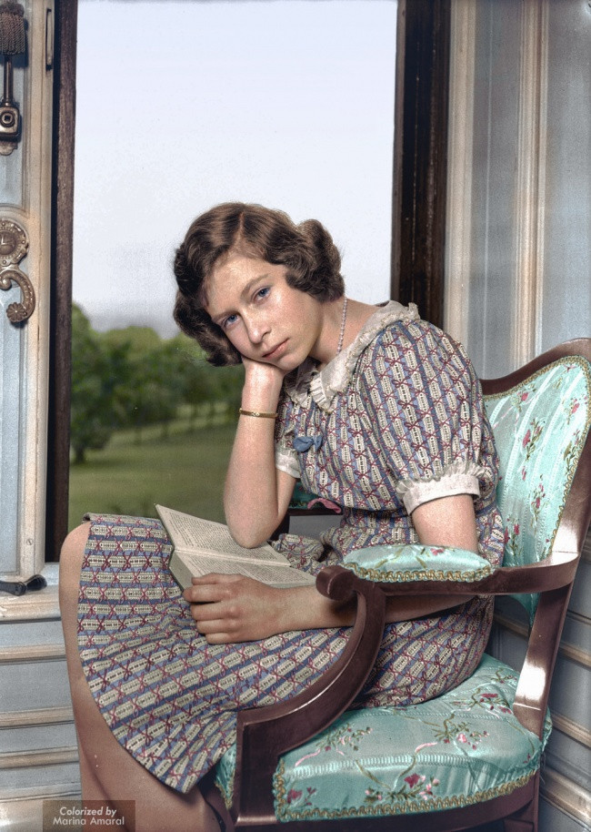 Ảnh hiếm chụp thời thiếu nữ của Nữ hoàng Anh Elizabeth II, tháng 6/1940.
