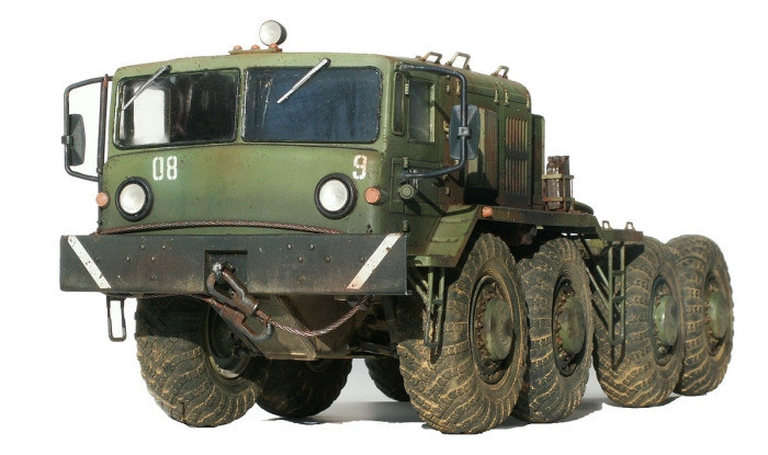 Chiếc xe đầu kéo này được sản xuất trong 6 năm từ 1958 đến 1964, đầu tiên là tại Minsk, sau đó ở Kurgan, Nga. Nó được gọi là "Cyclop". Ảnh: ER.