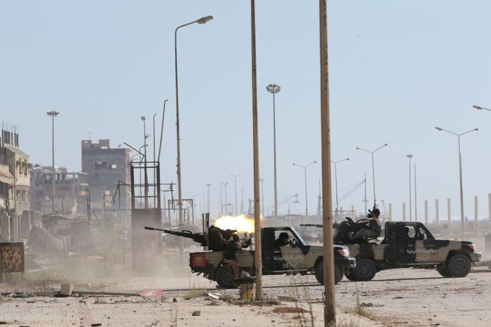 Giao tranh ác liệt giữa lực lượng đặc nhiệm Libya và phiến quân Hồi giáo ở thành phố Benghazi, miền đông Libya.