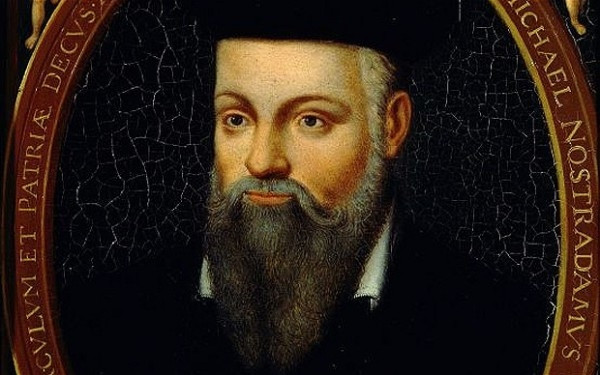 Nhà tiên tri Nostradamus đã tiên đoán về việc thế giới sẽ xảy ra nhiều biến động trong năm 2015. Trong đó, sự khác biệt ngôn ngữ sẽ biến mất. Nhà tiên tri lừng danh thế giới đã nói về một phát minh mà ông gọi là "một cỗ máy mới" có thể dịch, hiểu được các ngôn ngữ.