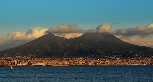 Nostradamus tiên đoán núi lửa Vesuvius sẽ "thức giấc" và sẽ gây ra thảm họa khủng khiếp vào cuối năm 2015 hoặc đầu năm 2016. Đây có thể là vụ phun trào tồi tệ nhất của núi lửa Vesuvius kể từ năm 1631.