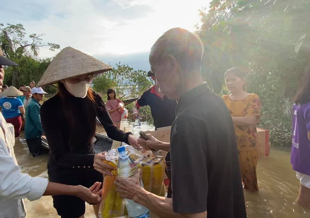Dư luận đặt câu hỏi, khi các nghệ sĩ được minh oan, những người tố sai sự thật, những người livestream có hành vi nhục mạ, xúc phạm danh dự, nhân phẩm các nghệ sĩ sẽ được xử lý thế nào? Đặc biệt người “mơ giấc mơ không có thật” về việc một số nghệ sĩ ăn chặn từ thiện có bị xử lý. Bởi giấc mơ không đúng được công khai đến nhiều người đã làm ảnh hưởng lớn đến uy tín, danh dự, các mối quan hệ, hình ảnh của nghệ sĩ.