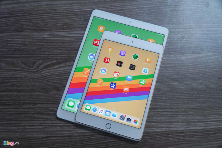 Hiện tại, 2 thiết bị này chưa được bán chính thức tại Việt Nam. iPad Air 2019 có giá bán khởi điểm từ 499 USD cho phiên bản Wi-Fi và 629 USD cho phiên bản có hỗ trợ 4G. Trong khi đó, iPad mini 2019 có giá bán lần lượt từ 399 USD cho bản Wi-Fi và 529 USD cho bản có tích hợp 4G.