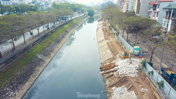 Dự án hệ thống cống gom nước thải dài 21km, trong đó có hơn 11km đi ngầm dưới lòng sông Tô Lịch.