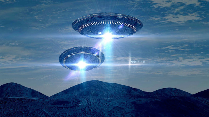 Vào giữa tháng 6/1980, một UFO bất thường phát sáng với quầng lửa đỏ sau đuôi kéo dài xuất hiện ở khu vực phía Tây nước Nga gây xôn xao dư luận. Mời độc giả xem video: Vật thể lạ giống UFO rơi xuống đường phố London (nguồn: VTC14)