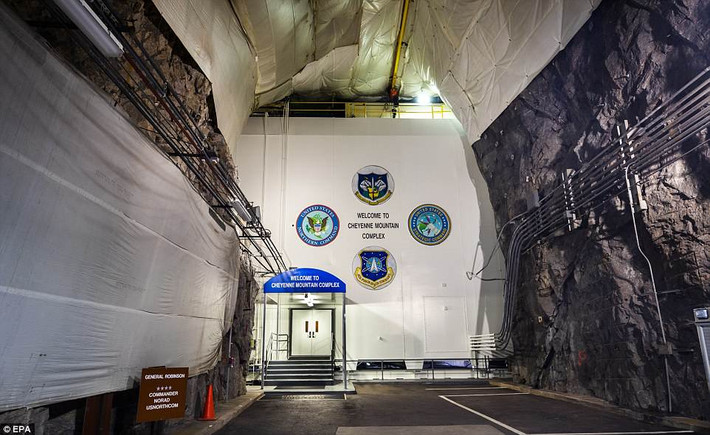 NORAD cũng có thể phát hiện các mối đe dọa trên biển như di chuyển của tàu ngầm quân sự.