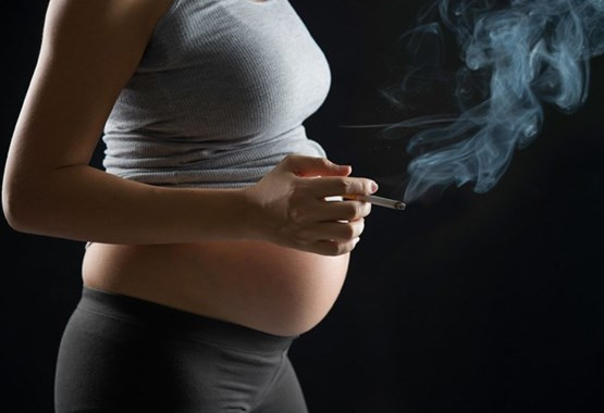 Chính vì vậy, một số phụ nữ vừa sinh con không bị cấm hút thuốc trong bệnh viện vì cho rằng thói quen này có tác dụng tích cực.