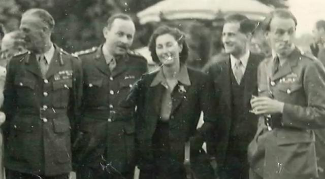 Thời gian đầu làm điệp viên, bà được cử sang Hungary. Tại đây, bà được một vận động viên trượt tuyết Olympic hộ tống sang Ba Lan.