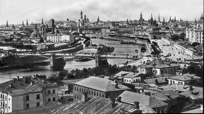 Toàn cảnh thành phố Moscow nhìn từ trên cao với những tòa nhà san sát nhau.