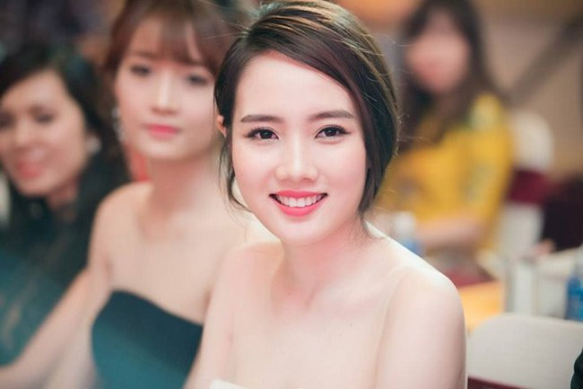 Hiện tại, Diệp Hồng Đào đã rời xa showbiz sau khi cưới đạo diễn Ngô Quang Hải. Dù vậy, mỗi lần xuất hiện tại các sự kiện của showbiz, Diệp Hồng Đào vẫn khiến nhiều người ngỡ ngàng vì ngày càng xinh đẹp hơn xưa.