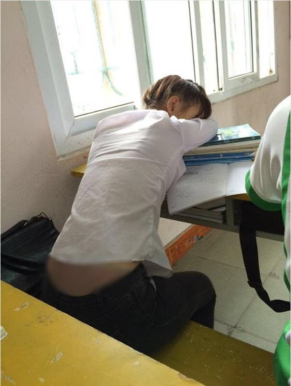 Làm sao học nổi khi thấy cảnh này?