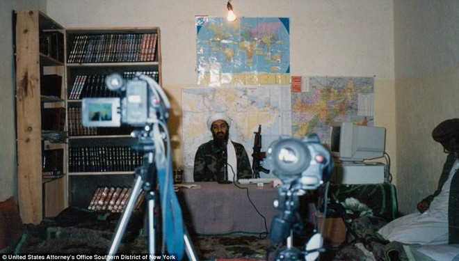 Bin Laden thực hiện những đoạn video để truyền bá tư tưởng thánh chiến ra thế giới bên ngoài. Sau vụ khủng bố ngày 11/9/2001, giới tình báo Mỹ có tin bin Laden đang ở thành phố Kandahar (Afghanistan). Một tháng sau, y được cho là đã chạy đến thủ đô Kabul, rồi chuyển đến ẩn náu ở vùng núi Tora Bora ở miền đông cho đến hết năm 2001. Năm 2002, bin Laden ở ẩn tại căn cứ an toàn ở thị trấn Jalalabad. Năm 2003, tình báo Mỹ cho rằng bin Laden có thể đã đi đến tỉnh Kunar bằng con đường từ bắc Pakistan. Y ở cùng gia đình tại làng Chak Shah Muhammad trong 2 năm, trước khi chuyển đến sống tại khu nhà ở thị trấn Abbottabad, Pakistan, vào năm 2005.