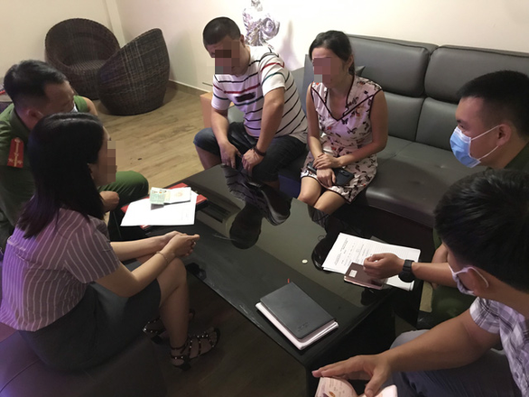 Ngày 16/7, Công an TP Đà Nẵng kiểm tra hành chính khách sạn East Sea (đường Loseby, Sơn Trà) phát hiện 27 người Trung Quốc nhập cảnh trái phép. Ngày 20/7, Công an quận Sơn Trà (Đà Nẵng) phát hiện 24 người Trung Quốc nhập cảnh trái phép đến thu mua hải sản.