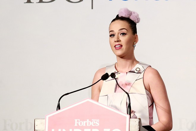 Với vai trò là đại sứ của Unicef, Katy Perry dành thời gian để chia sẻ về thế hệ trẻ cũng như nói nhiều về tầm quan trọng trong việc chăm sóc, giáo dục trẻ em, đặc biệt là ở các nước đang phát triển.