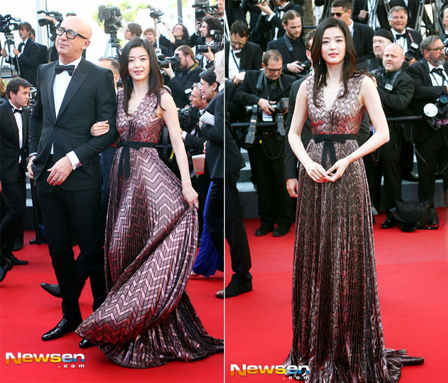 Vẻ đẹp của ngôi sao xứ Hàn Jun Ji Hyun toát lên từ phong thái lịch lãm và kín đáo.