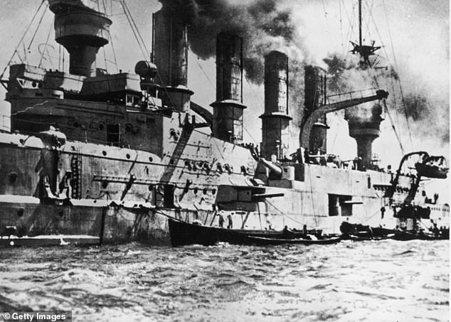 Kết thúc trận chiến, tàu Scharnhorst thuộc hạm đội Von Spee của Đức bị lực lượng Anh đánh chìm vào ngày 8/12/1914.