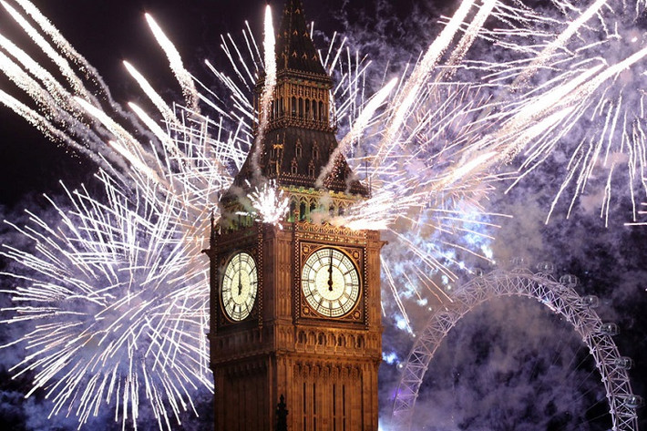 7. Lễ đón giao thừa được tổ chức quy mô lớn ở tháp đồng hồ Big Ben, London, Anh. Sự kiện này được nhiều đài truyền hình của Anh phát sóng trực tiếp. Mời độc giả xem video: Thủ đô Berlin rực rỡ đón lễ Giáng sinh và năm mới (nguồn: VTC14)