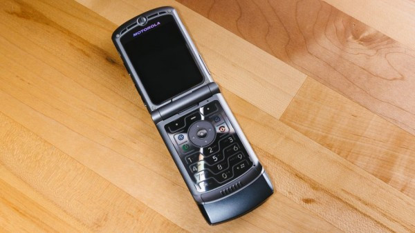 Vẻ đẹp của Razr V3 nằm ở bên trong với đường nét tối giản khác biệt với nhiều sản phẩm trước đó.
