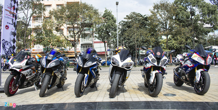 Chiều 15/12 tại công viên Lưu Hữu Phước - TP Cần Thơ, hơn 500 biker từ các hội, nhóm chơi môtô phân khối lớn trên khắp cả nước hội tụ về đất Tây Đô để họp mặt giao lưu tại Đại hội Môtô miền Tây lần IV năm 2018.