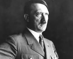 Cho đến nay, không ai biết lý do chính xác vì sao Hitler lại có sở thích để ria mép như vậy.