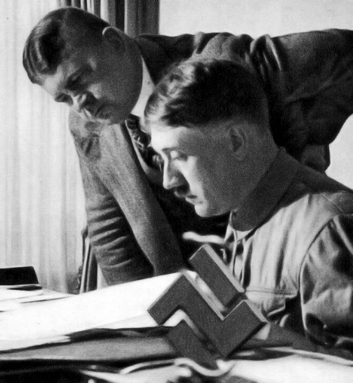 Vì vậy, đến ngày 29/6/1934, Hitler đích thân dẫn người bắt giữ Ernst Röhm. Nhà độc tài cho Röhm 2 lựa chọn: 1 là tự sát và 2 là bị xử tử. Do từ chối lựa chọn đầu tiên, Röhm bị lực lượng SS xử tử.