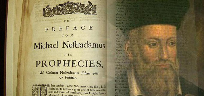 Sinh thời, nhà tiên tri Nostradamus từng đưa ra lời tiên tri về xác sống (zombie). Theo Nostradamus, người chết sẽ “sống lại” từ những ngôi mộ vào khoảng năm thiên niên kỷ, vào năm thứ 7.