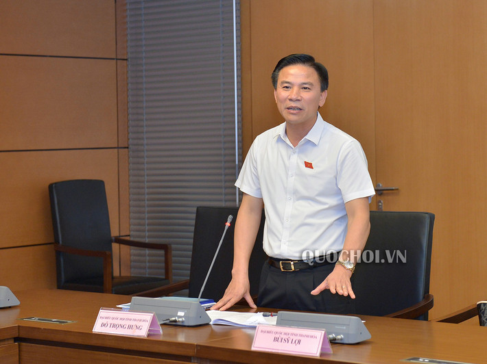 Năm 2009-2010, ông Hưng giữ chức Tỉnh ủy viên, Bí thư huyện ủy Nông Cống, sau đó giữ chức Phó trưởng ban Thường trực Ban tuyên giáo Tỉnh ủy Thanh Hóa. Tháng 11/2010 đến 5/2015, Ủy viên Ủy ban Thường vụ, Trưởng ban Tuyên giáo Tỉnh ủy Thanh Hóa.