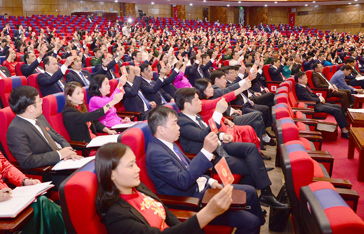Hội nghị lần thứ nhất Ban chấp hành Đảng bộ tỉnh Hải Dương khóa XVII cũng đã bầu Ủy ban Kiểm tra Tỉnh ủy gồm 11 người. Ông Vũ Hồng Hiên, Phó Chủ nhiệm Thường trực Ủy ban Kiểm tra Tỉnh ủy khóa XVI được tín nhiệm bầu giữ chức Chủ nhiệm Ủy ban Kiểm tra Tỉnh ủy khóa XVII