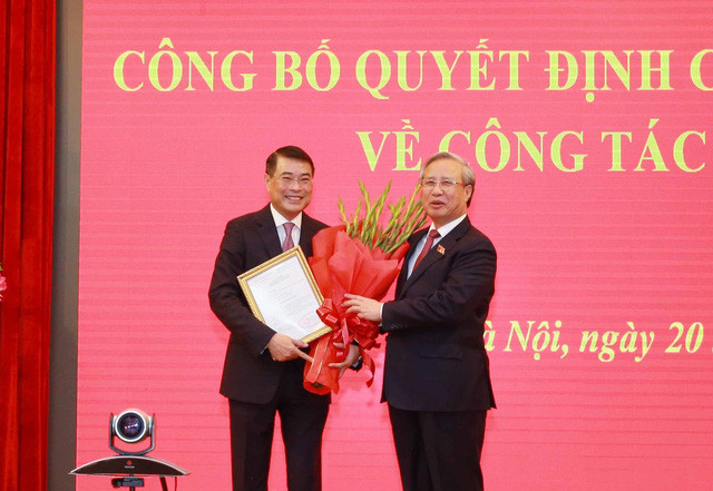 Theo Quyết định số 2389-QĐNS/TW, Bộ Chính trị quyết định, ông Lê Minh Hưng, Ủy viên Trung ương Đảng, Bí thư Ban cán sự đảng, Thống đốc Ngân hàng Nhà nước Việt Nam thôi giữ chức Bí thư Ban cán sự đảng Ngân hàng Nhà nước Việt Nam và được điều động, phân công giữ chức Chánh Văn phòng Trung ương Đảng. Ảnh: TTXVN