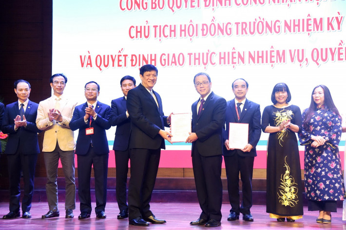 Trước đó, GS Tạ Thành Văn, Hiệu trưởng Đại học Y Hà Nội nhiệm kỳ 2015-2020 được bổ nhiệm giữ chức Chủ tịch Hội đồng trường nhiệm kỳ 2020-2025.