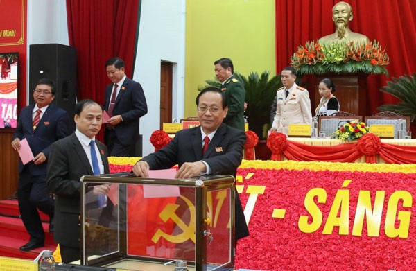 Ông Nguyễn Đức Thanh sinh ngày 3/7/1962; quê quán xã Trung Tiết, huyện Thạch Hà, tỉnh Hà Tĩnh; trình độ chuyên môn: Cử nhân ngành Toán; trình độ lý luận chính trị: Cao cấp.