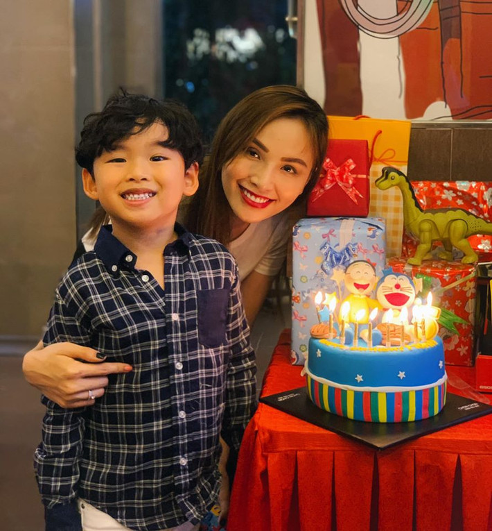 Tối 11/1, Diễm Hương tổ chức tiệc sinh nhật tròn 5 tuổi cho cậu con trai Noah.